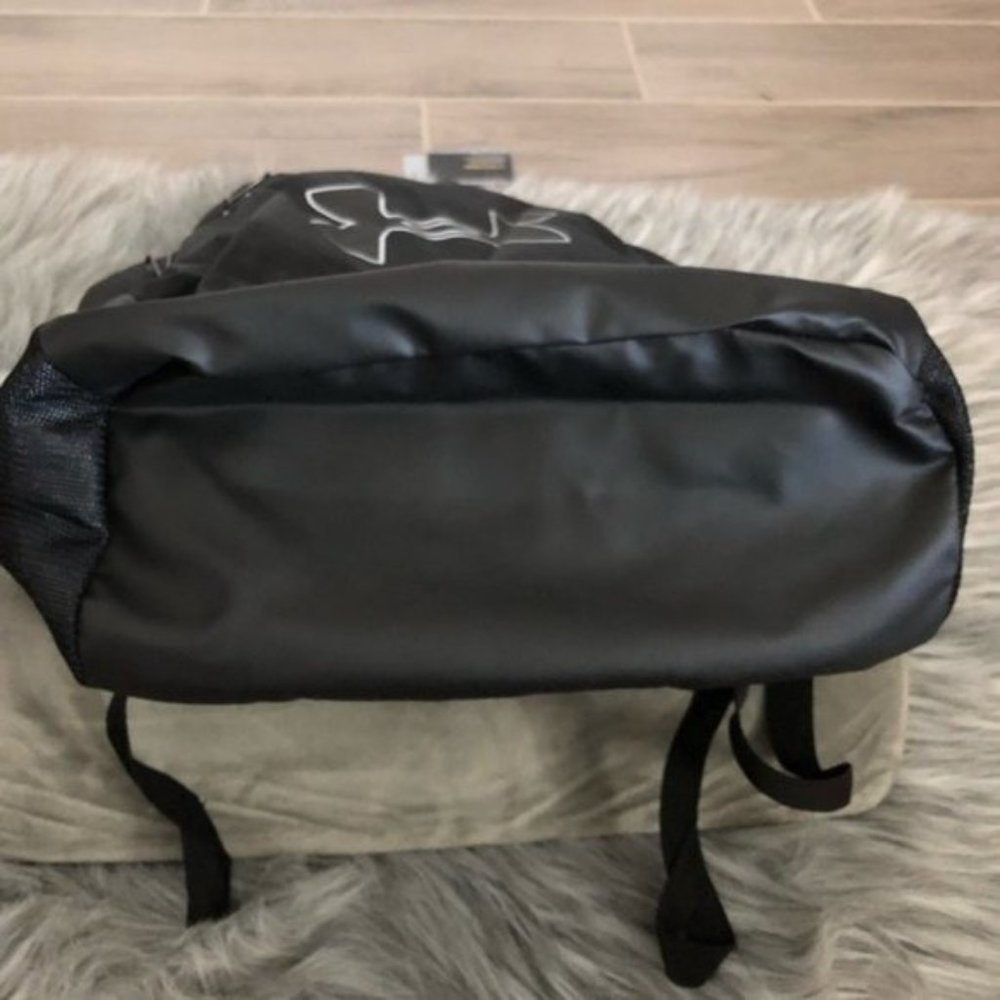 Under Armour Boy’s Storm Backpack -NWT - Picture 6 of 7